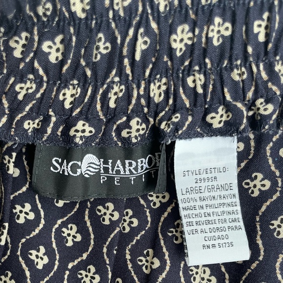 Elegant Black and Cream Patterned Skirt - Picture 2 of 6